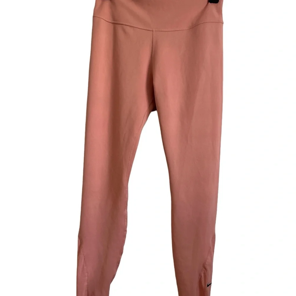 NIKE  peach Pink Dri Fit Tight Fit Performance Leggings Medium AJ8827-606 size M
